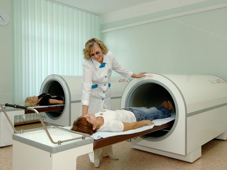 Fir d’Osteochondrose ze diagnostizéieren, gëtt magnetesch Resonanzbildung gemaach